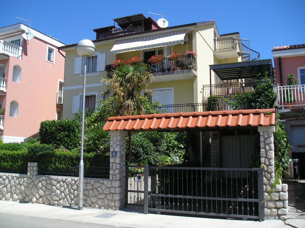 Family Apartments Ankica Crikvenica Exteriör bild